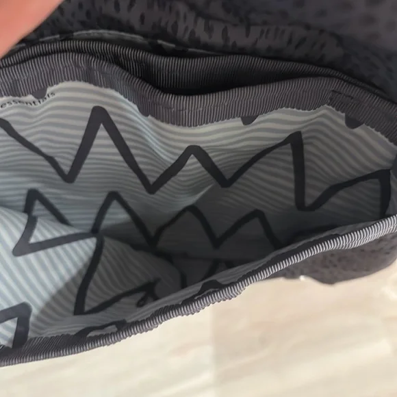 Lululemon side bag/purse - Picture 3 of 7